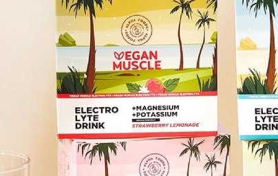 Ostanite hidrirani in polni energije